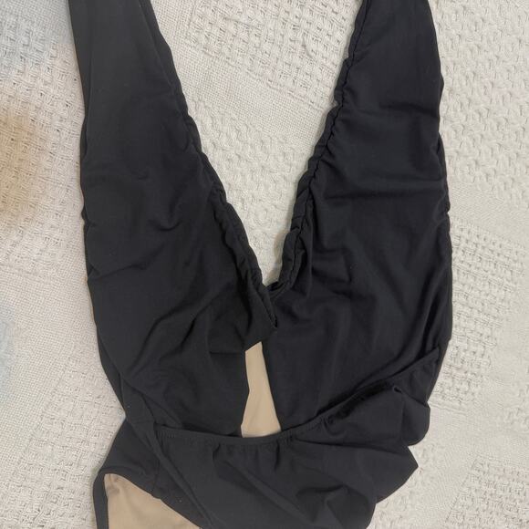 BCBGMaxazria Swim 10 deep plunge halter one piece swimsuit SW2 2989 - Picture 6 of 11